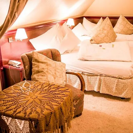 Bialy Dwor クフィジン