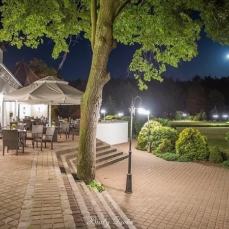 Bialy Dwor クフィジン