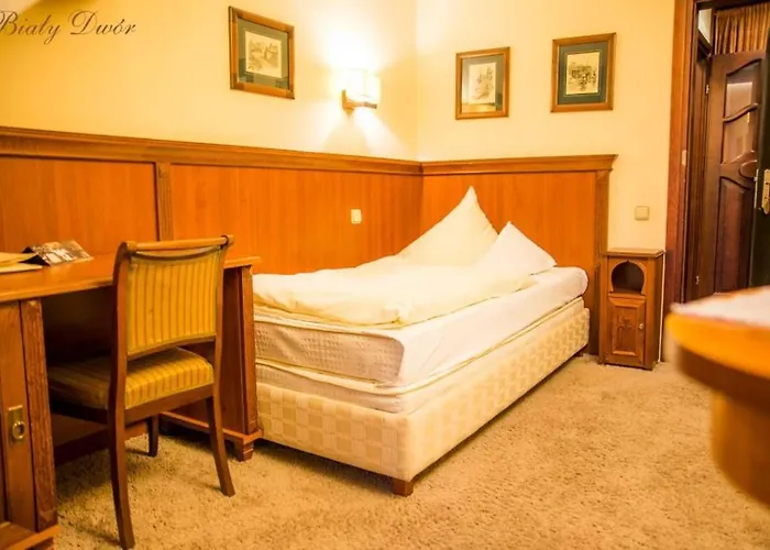 Couette-café Bialy Dwor 4*